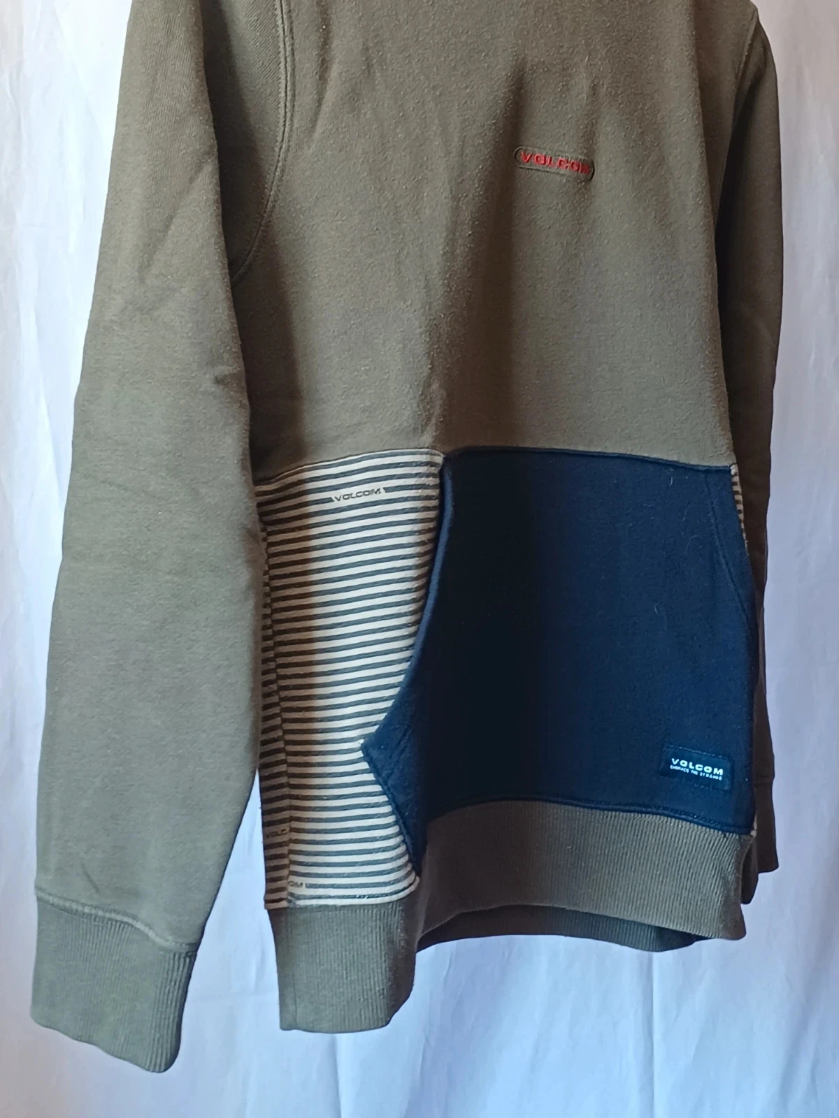 Sweat a capuche kaki volcam 8 ans